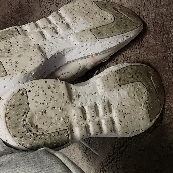 Shoes - Picture 7 of 8